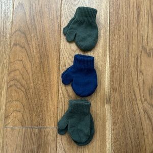 Lot of infant mittens